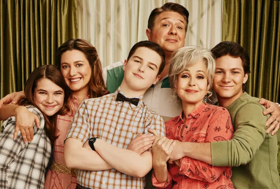 young-sheldon-final-season-7-cast-photo-890x603