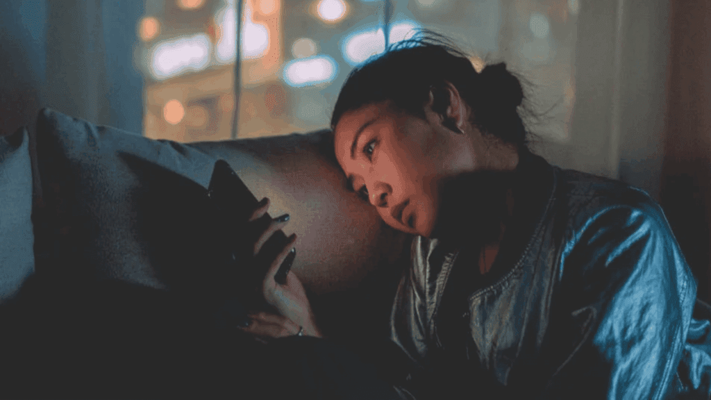 Mulher-usando-celular-via-mikoto.raw-Photographer-Pexels-1920x1080